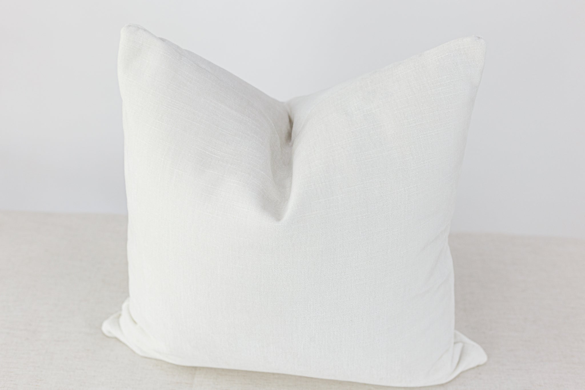 White velvet hot sale pillow cover